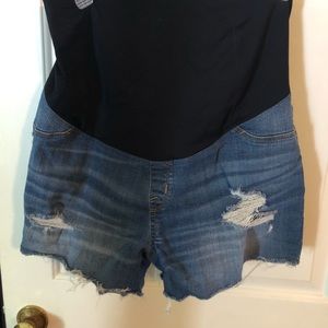 Maternity shorts with full belly panel and raw hem